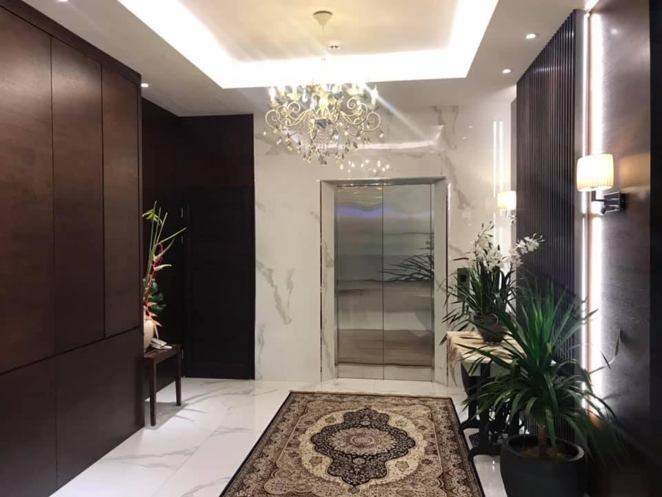 Serapi Hotel Kuching Bagian luar foto