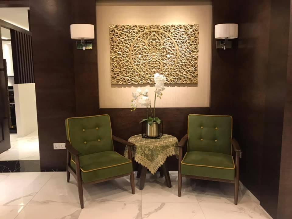 Serapi Hotel Kuching Bagian luar foto